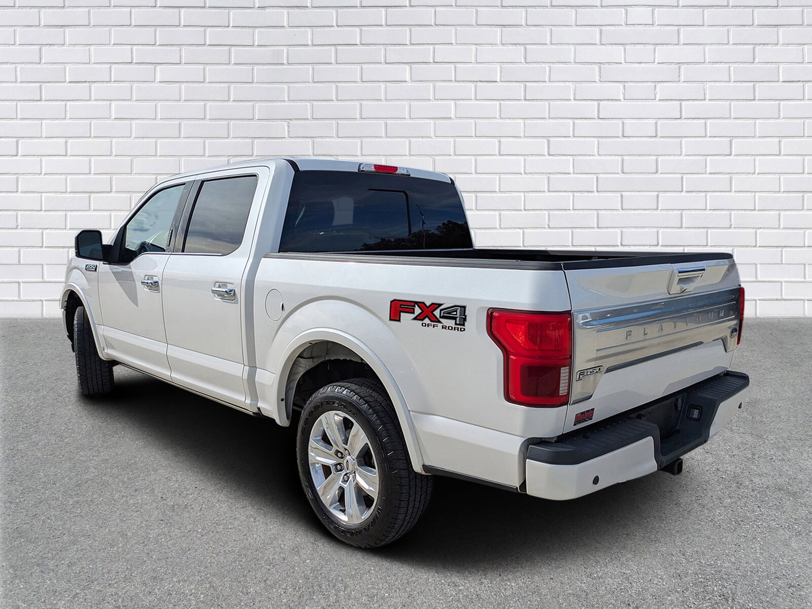 2018 Ford F-150 Platinum photo 3