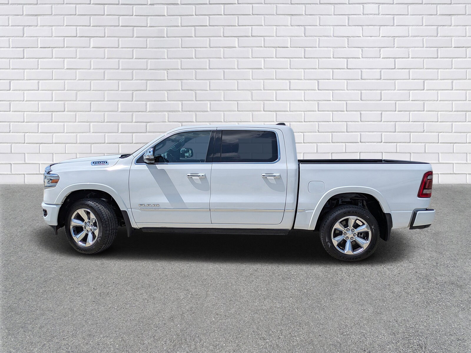 2021 Ram 1500 Limited photo 2
