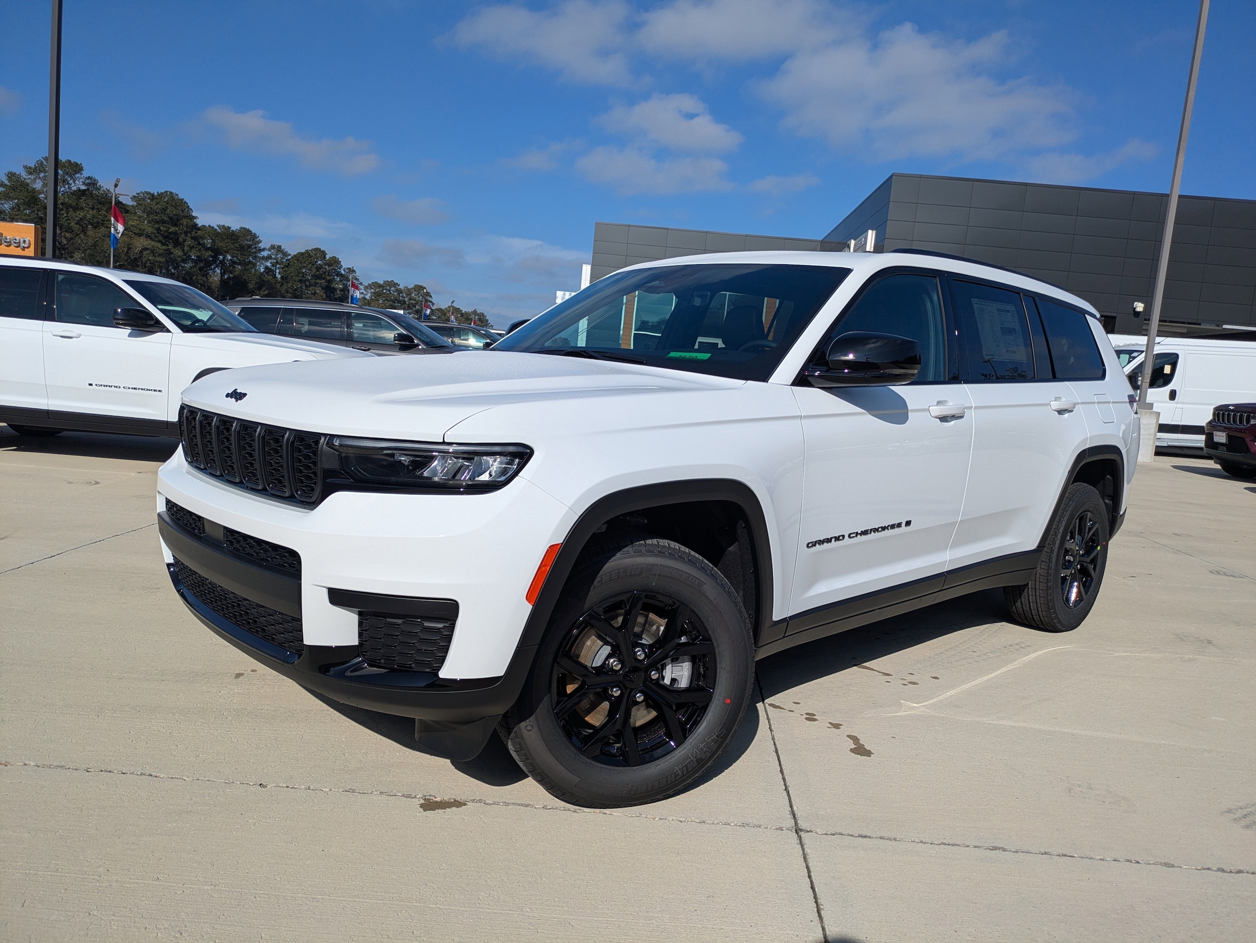 2025 Jeep Grand Cherokee L Altitude's photo