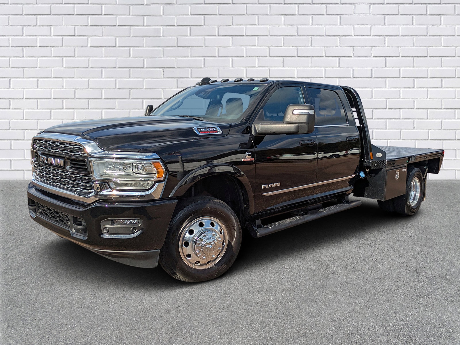 2024 RAM Ram 3500 Chassis Cab Limited's photo