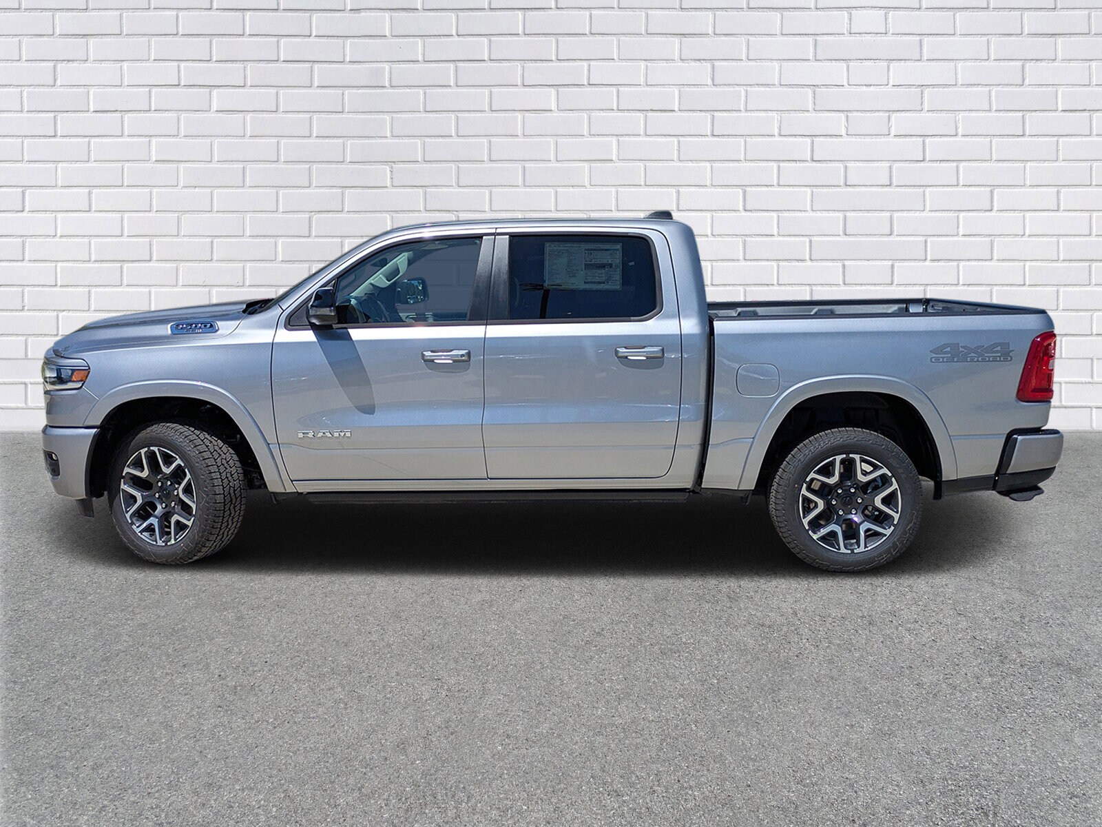 2025 Ram 1500 Laramie photo 2