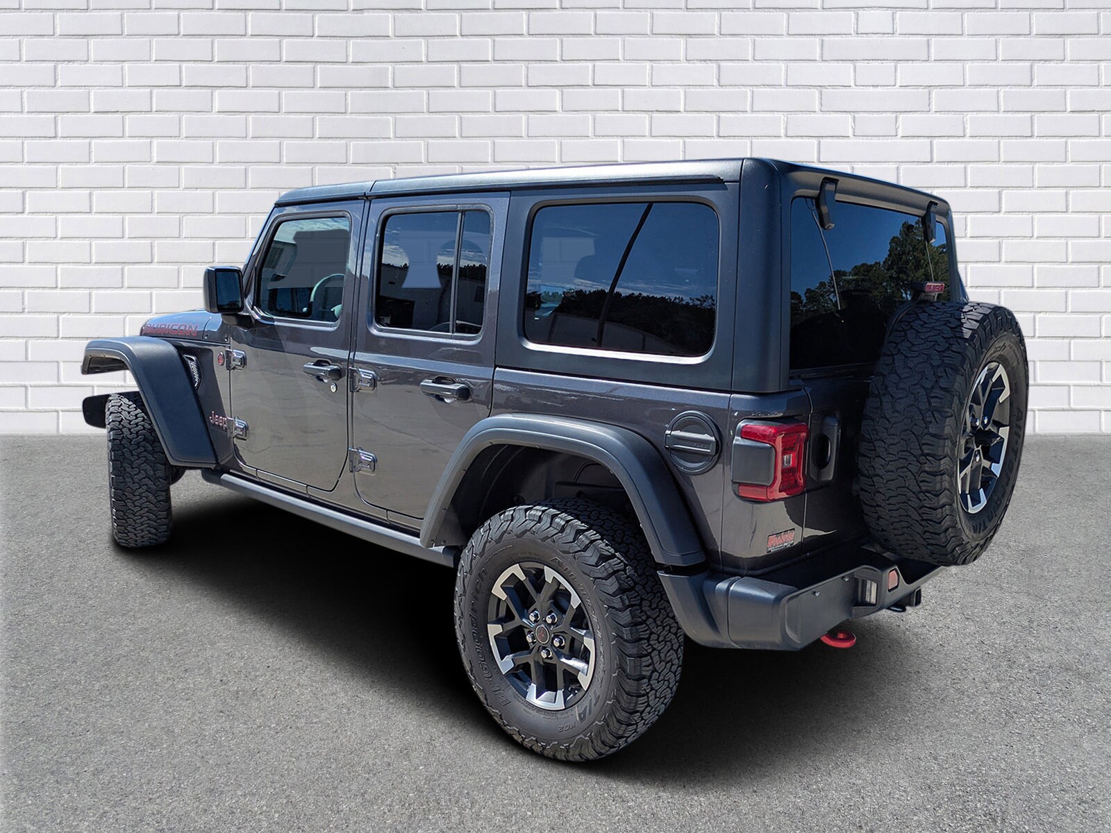 2025 Jeep Wrangler Rubicon photo 3