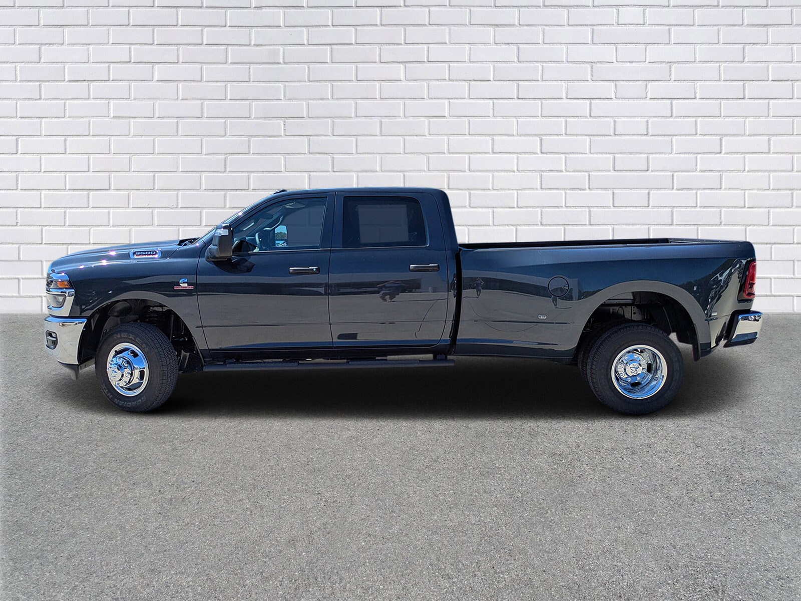 2026 Ram 3500 Tradesman photo 2