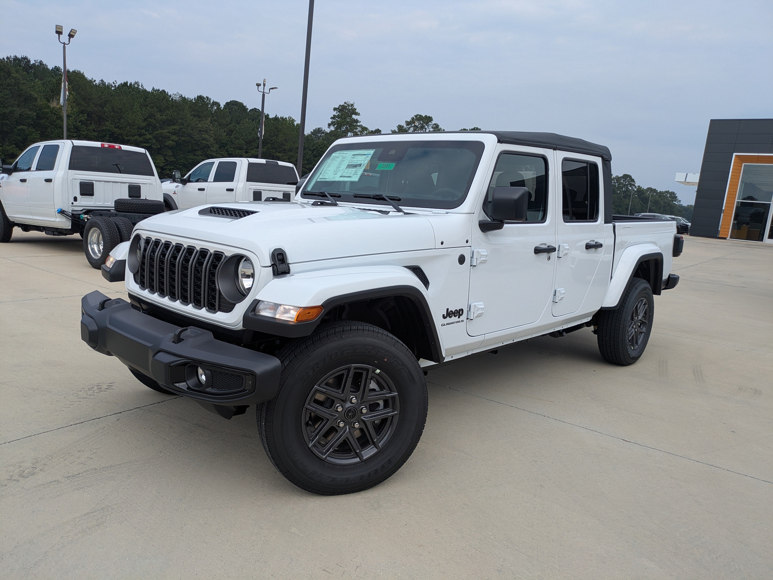 2025 Jeep Gladiator