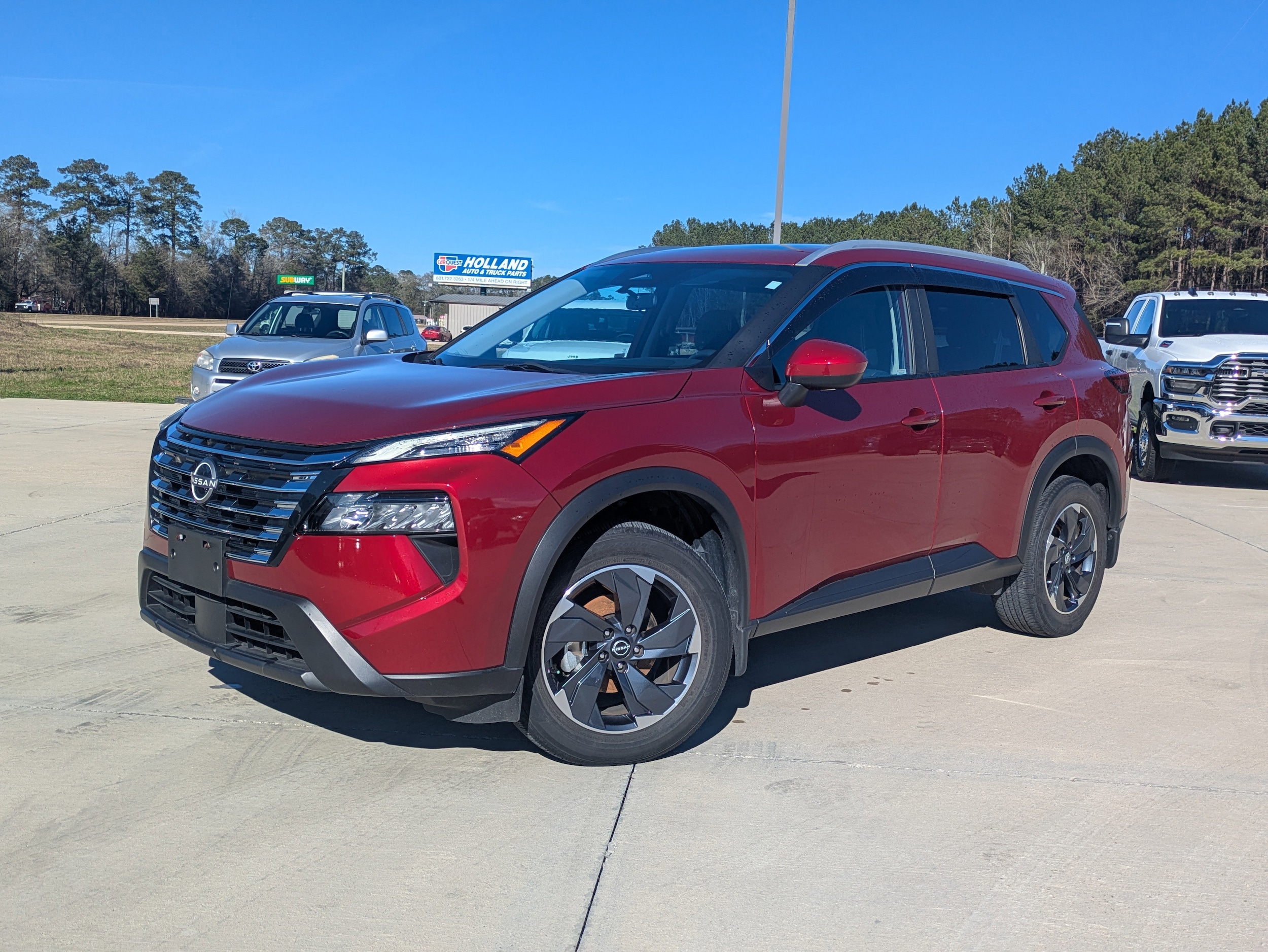 2024 Nissan Rogue SV's photo