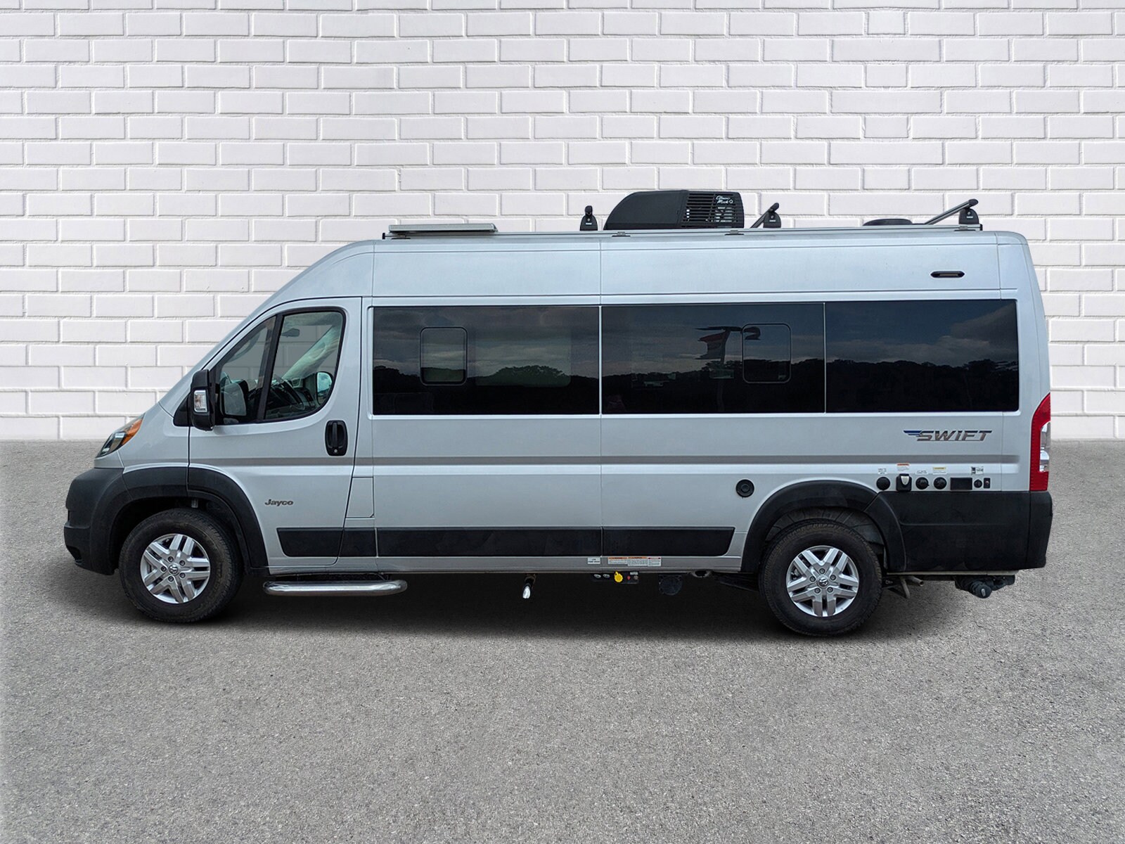 2021 Ram ProMaster 3500 Window Van Cargo Van photo 2