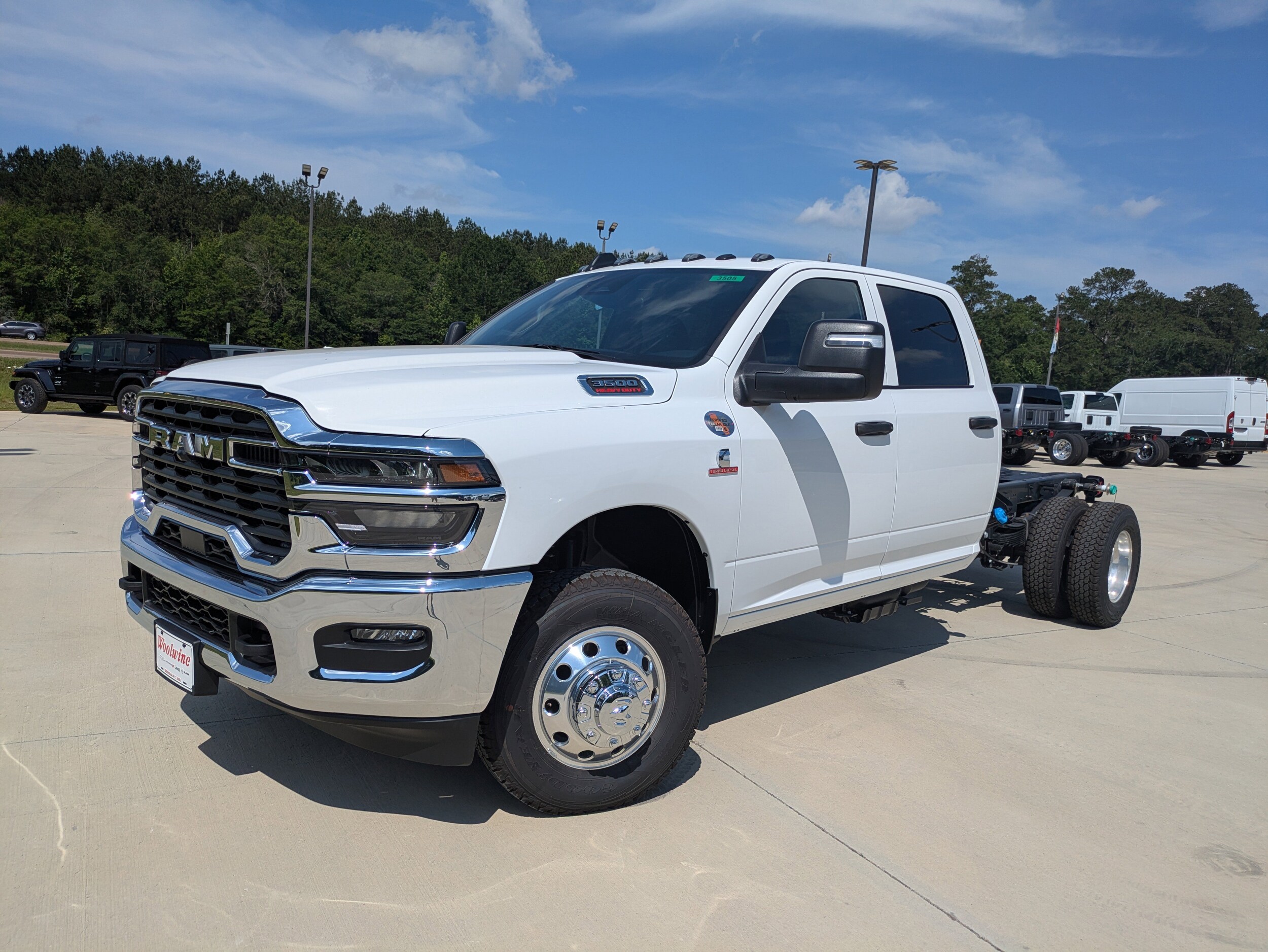 2025 Ram 3500 Tradesman Big Horn photo 4