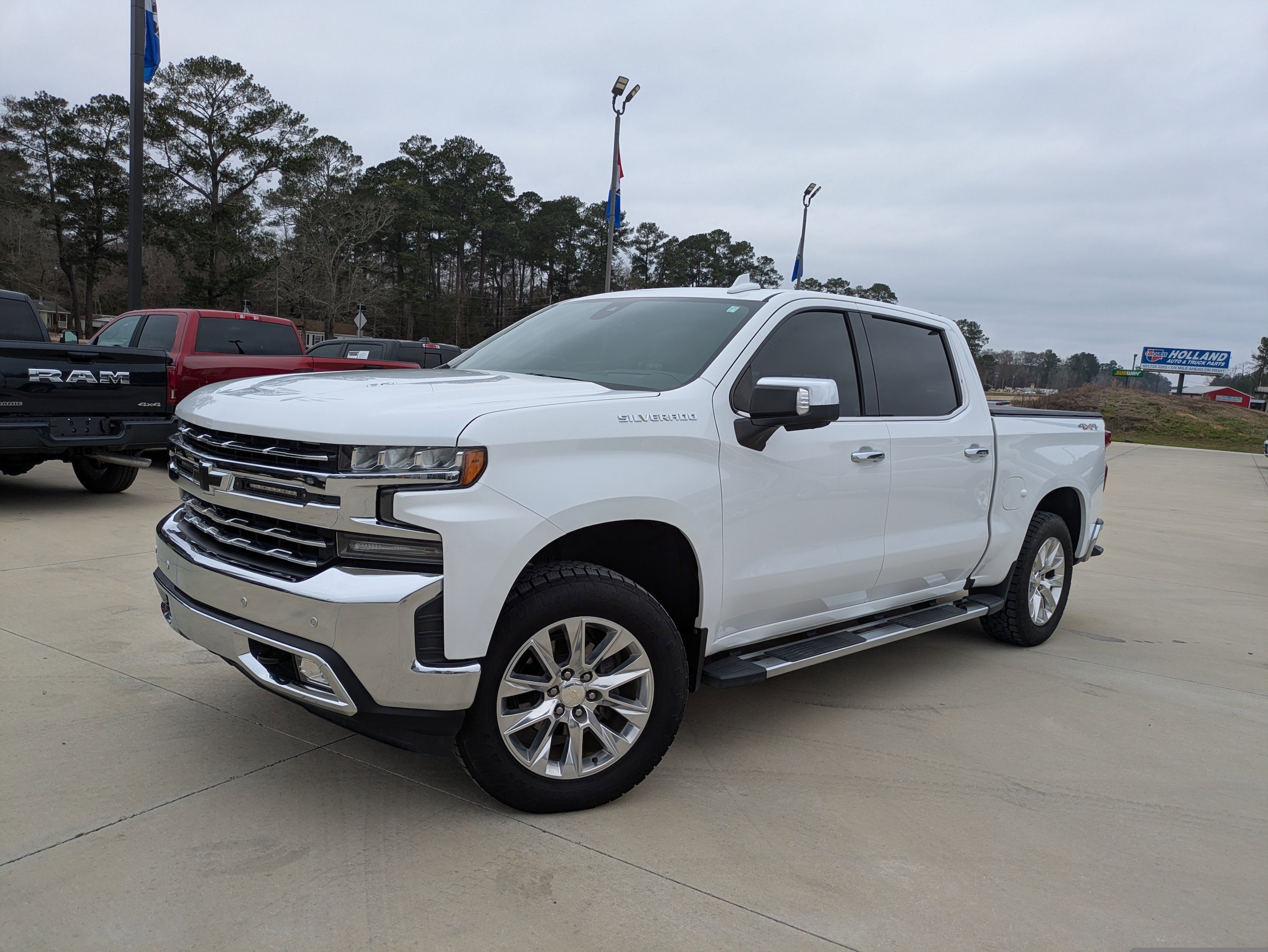 2019 Chevrolet Silverado 1500 LTZ Crew Cab 4WD