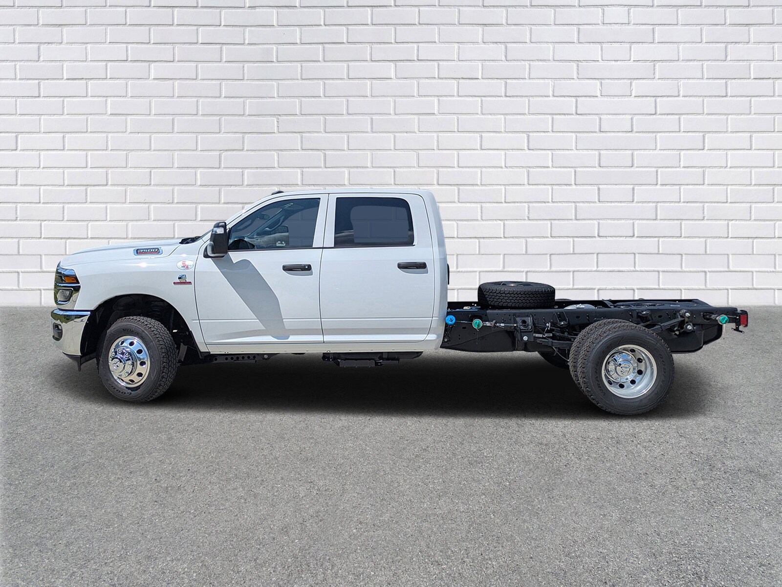 2025 Ram 3500 Tradesman Big Horn photo 2
