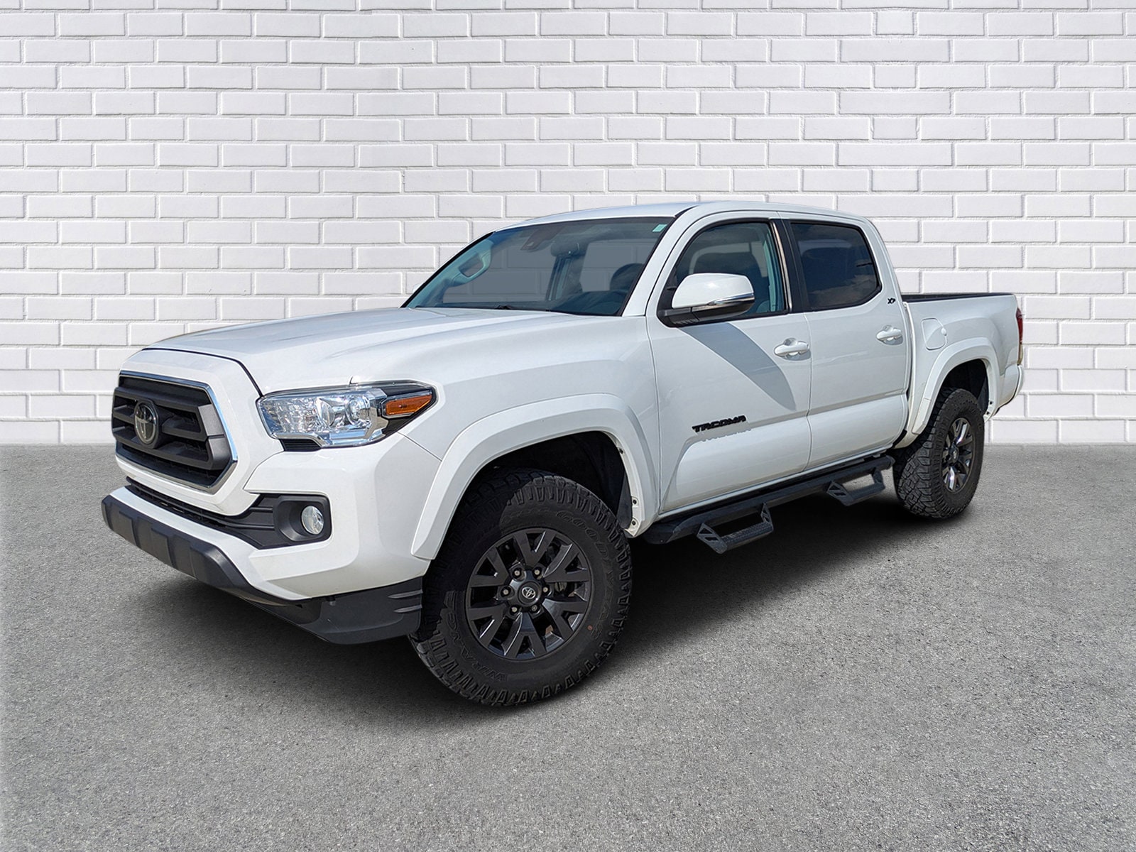 2023 Toyota Tacoma SR5's photo