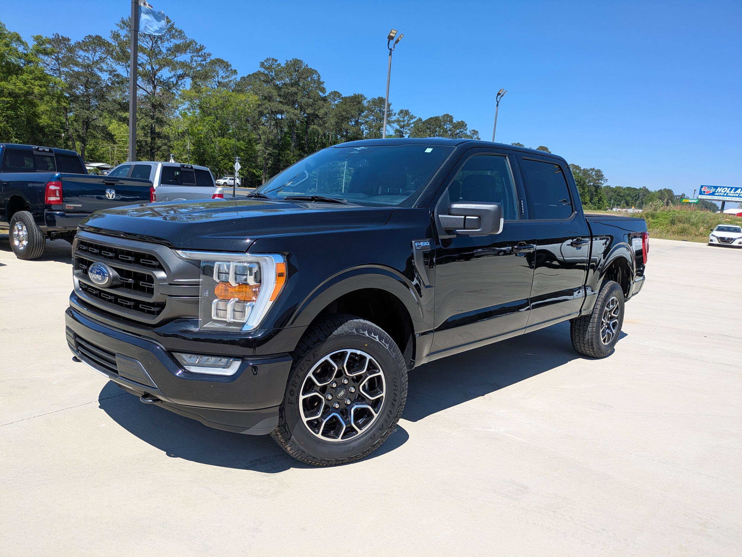 2023 Ford F-150 XLT photo 4