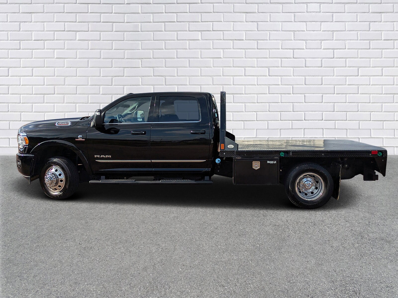 2024 Ram 3500 Limited photo 2