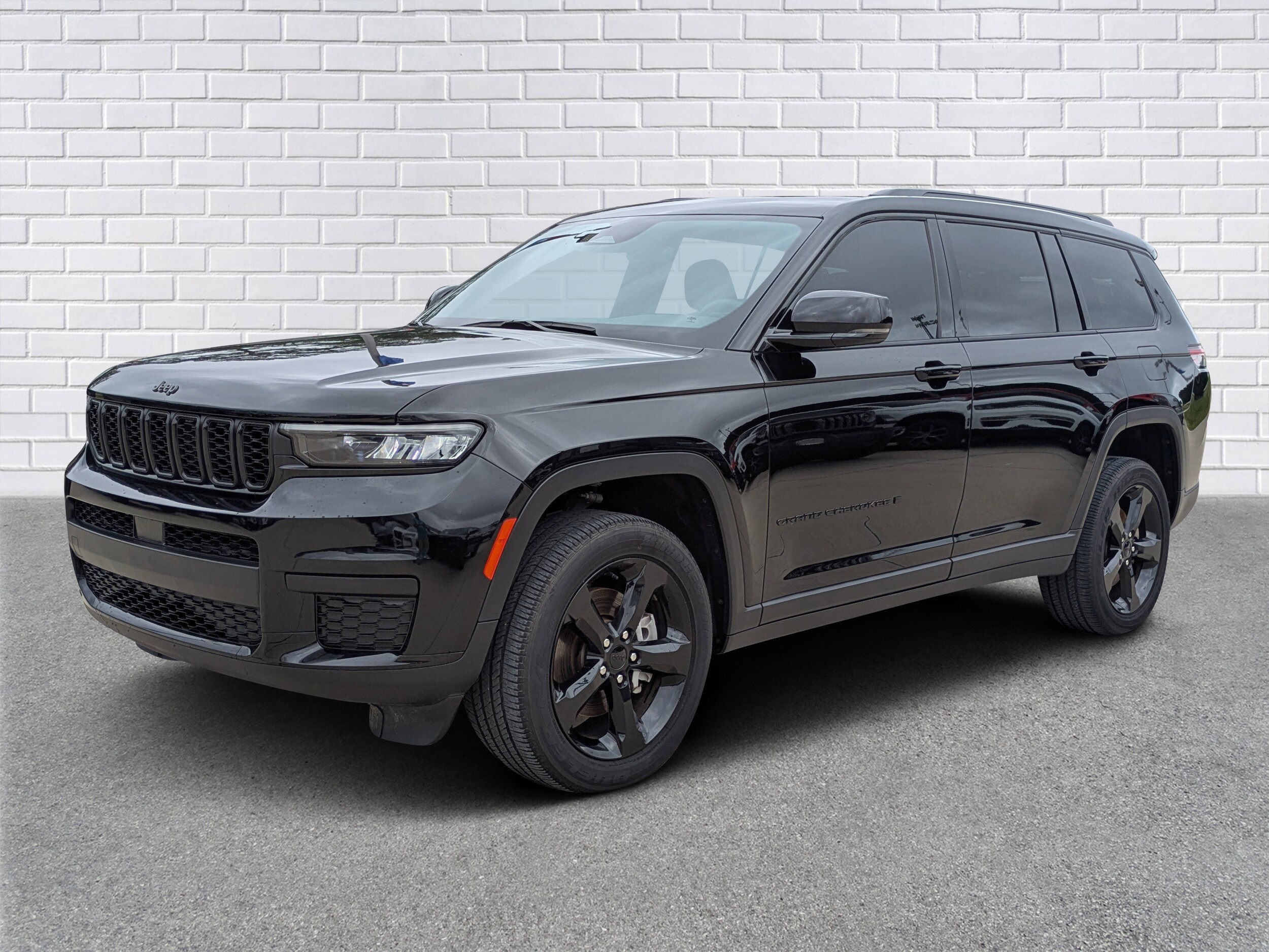 Diamond Black Crystal Pearlcoat 2024 Jeep Grand Cherokee L SUV / Crossover 4X2 Automatic