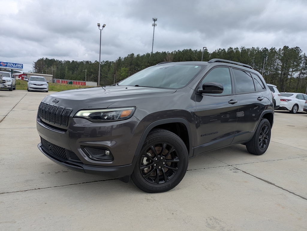 Used 2023 Jeep Cherokee Altitude Lux SUV