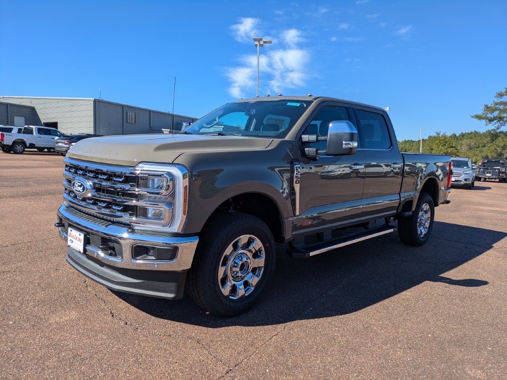 2027 Ford F-250 Lariat Truck Crew Cab