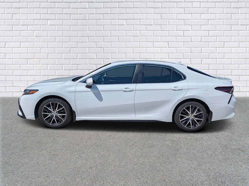 Used 2024 Toyota Camry SE Sedan