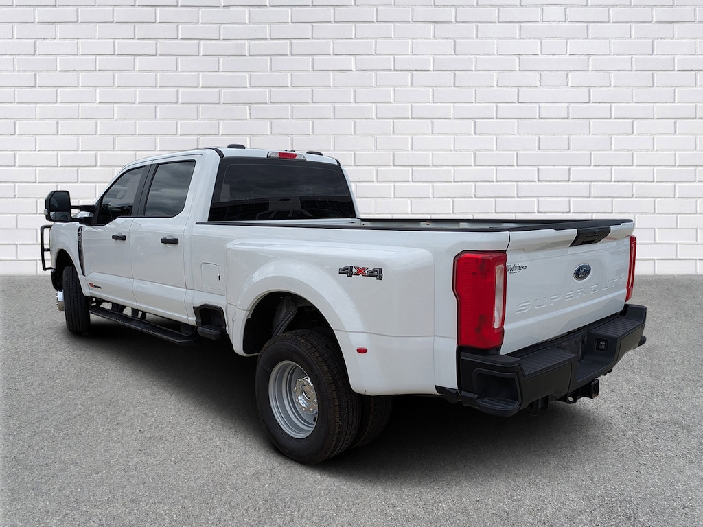 Used 2024 Ford F-350  Truck Crew Cab