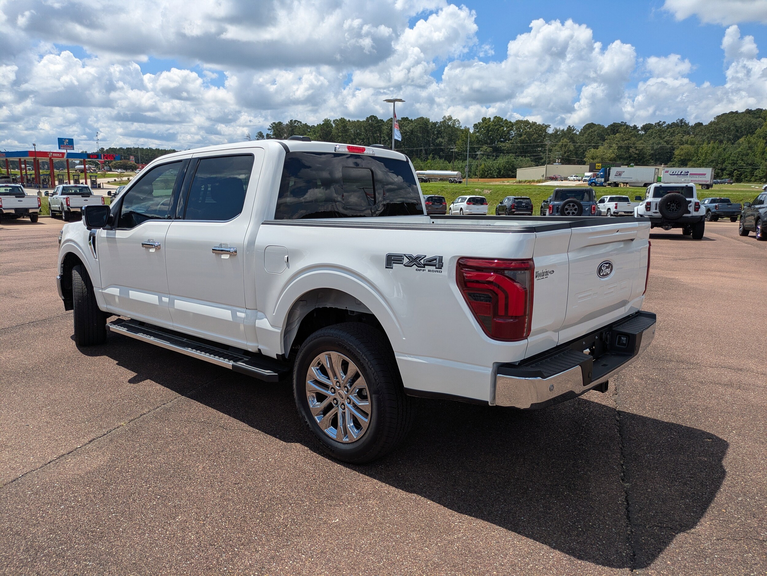 2025 Ford F-150 Lariat photo 3