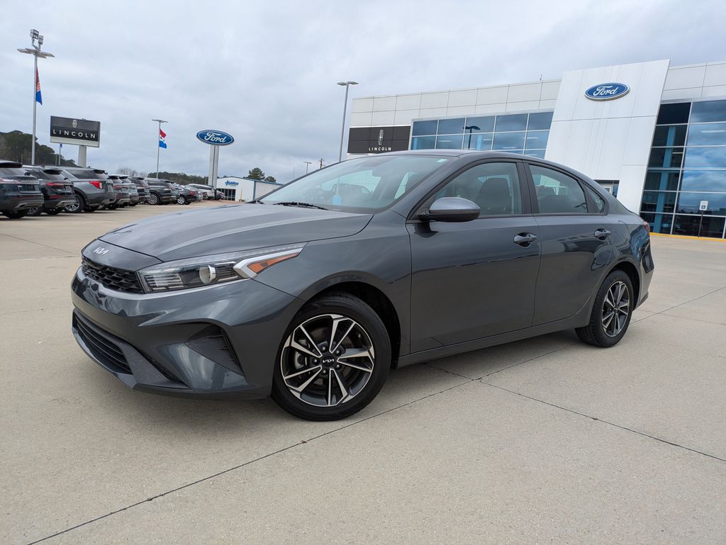 2024 Kia Forte LXS's photo