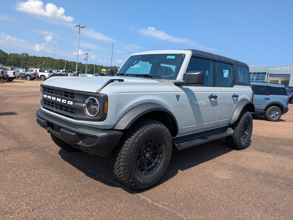 2026 Ford Bronco Base SUV