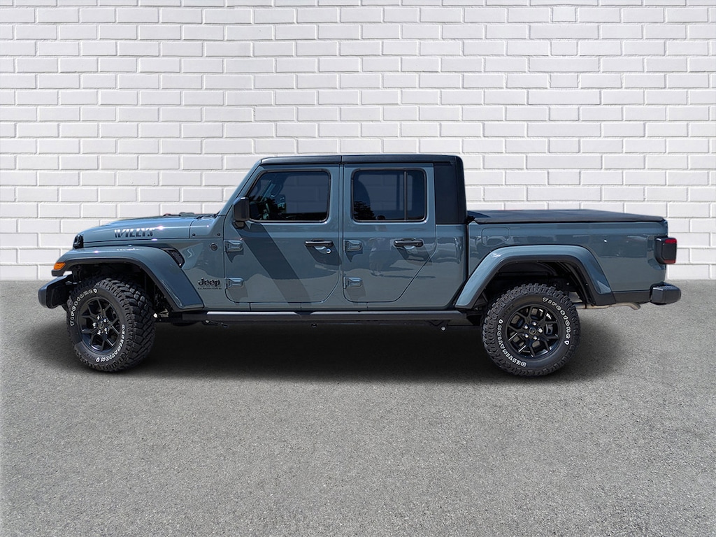 Used 2024 Jeep Gladiator Sport Truck Crew Cab
