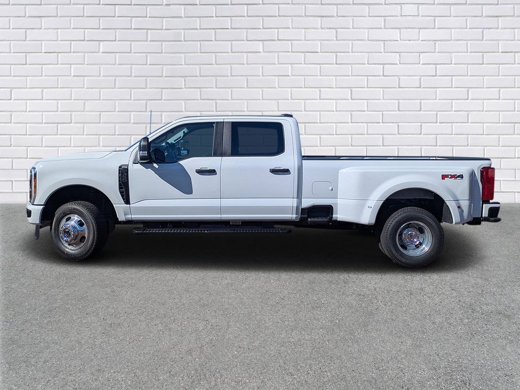New 2026 Ford F-350 XL Truck Crew Cab