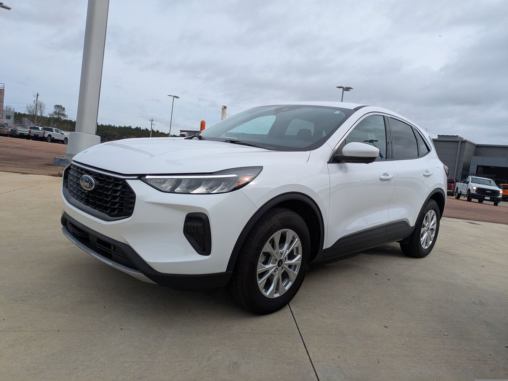2023 Ford Escape Active's photo