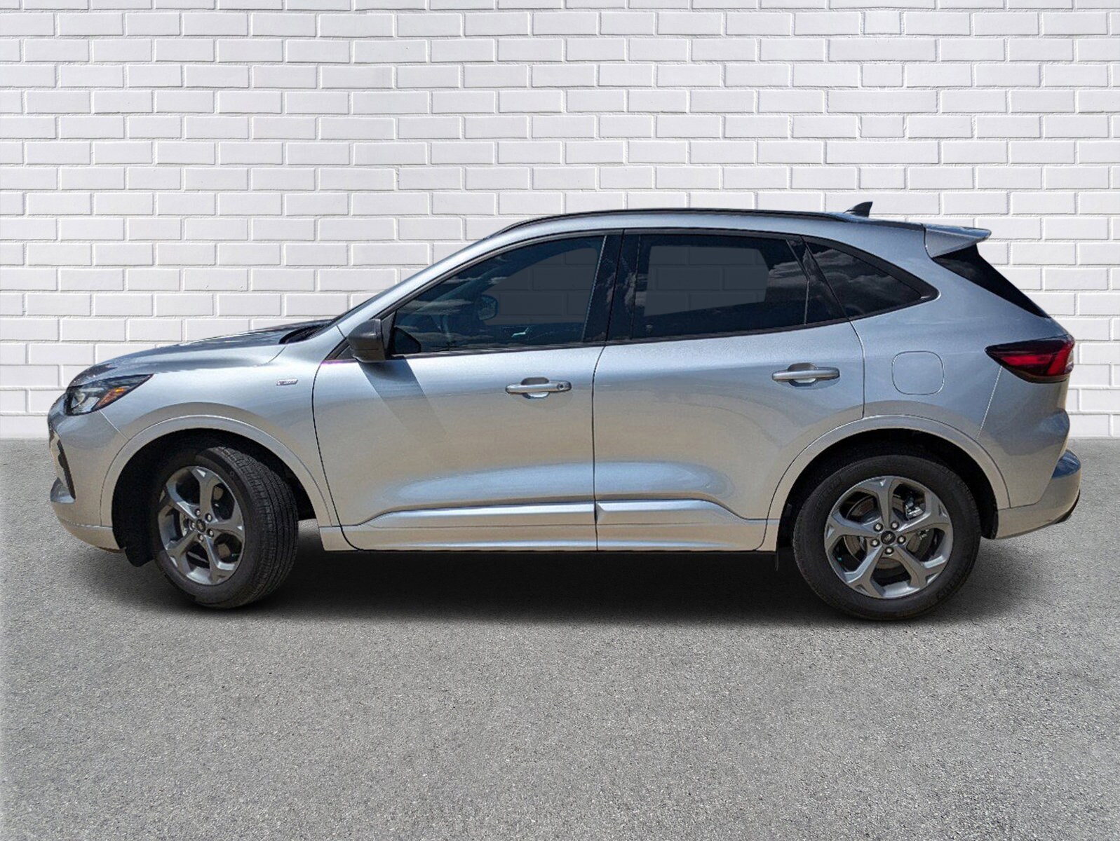 2023 Ford Escape ST-Line photo 2