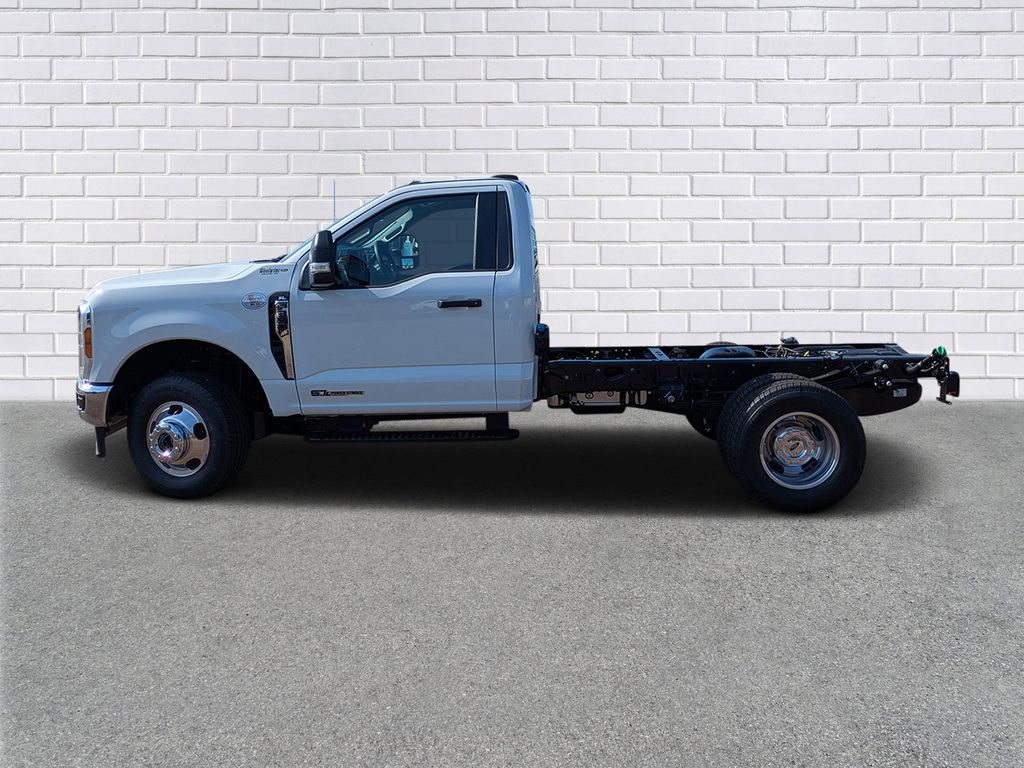 2026 Ford F-350 XL photo 2