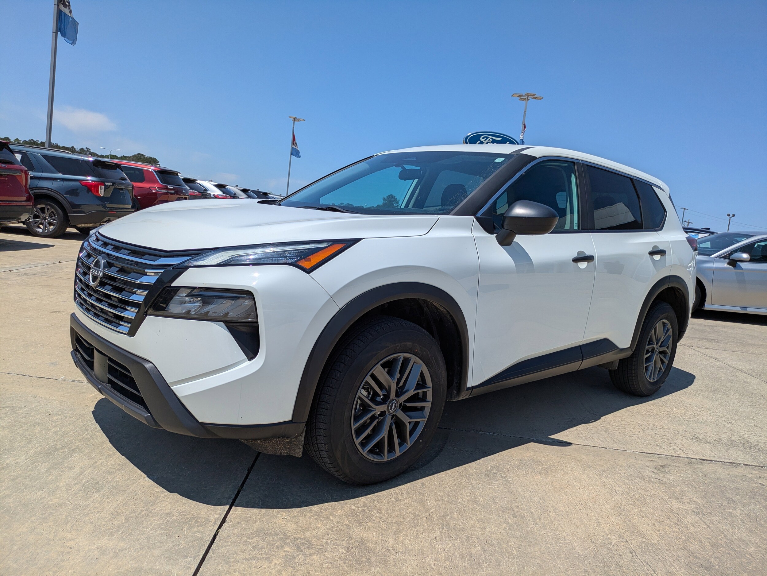 2024 Nissan Rogue S photo 4