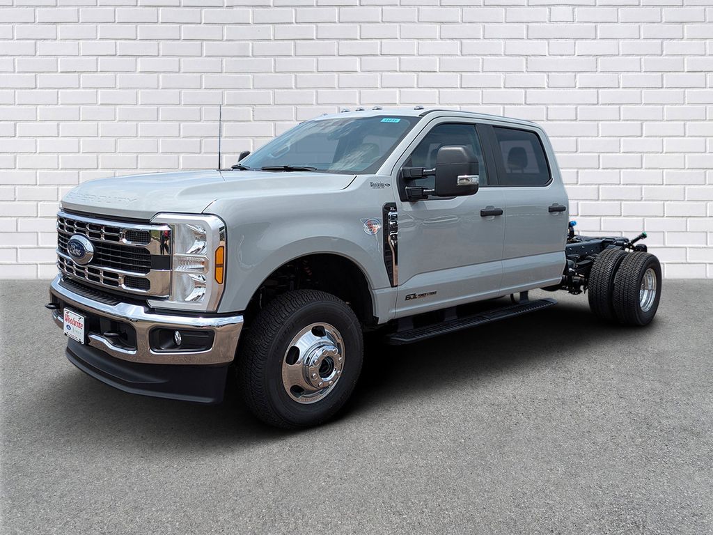 2026 Ford F-350 XL 4x4 Crew Cab 179-In DRW's photo