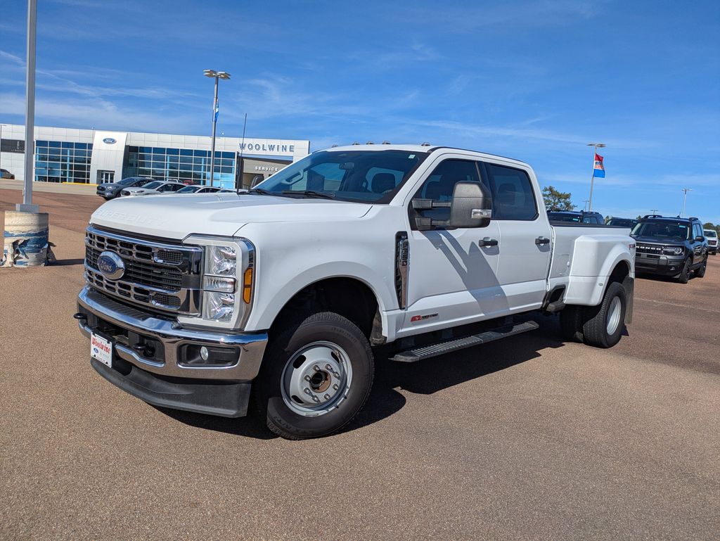 2024 Ford F-350 Base's photo