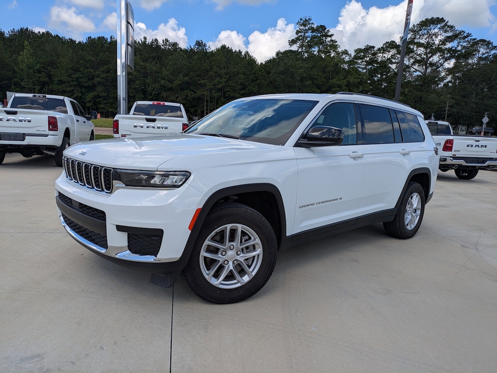 Used 2023 Jeep Grand Cherokee L Laredo SUV