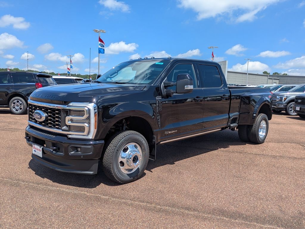 New 2026 Ford F-350 Platinum Truck Crew Cab