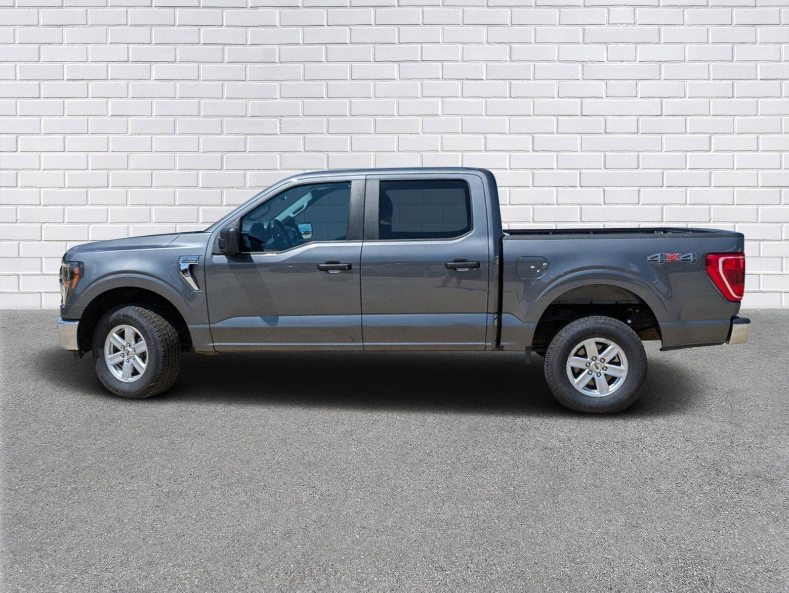 2023 Ford F-150 photo 2