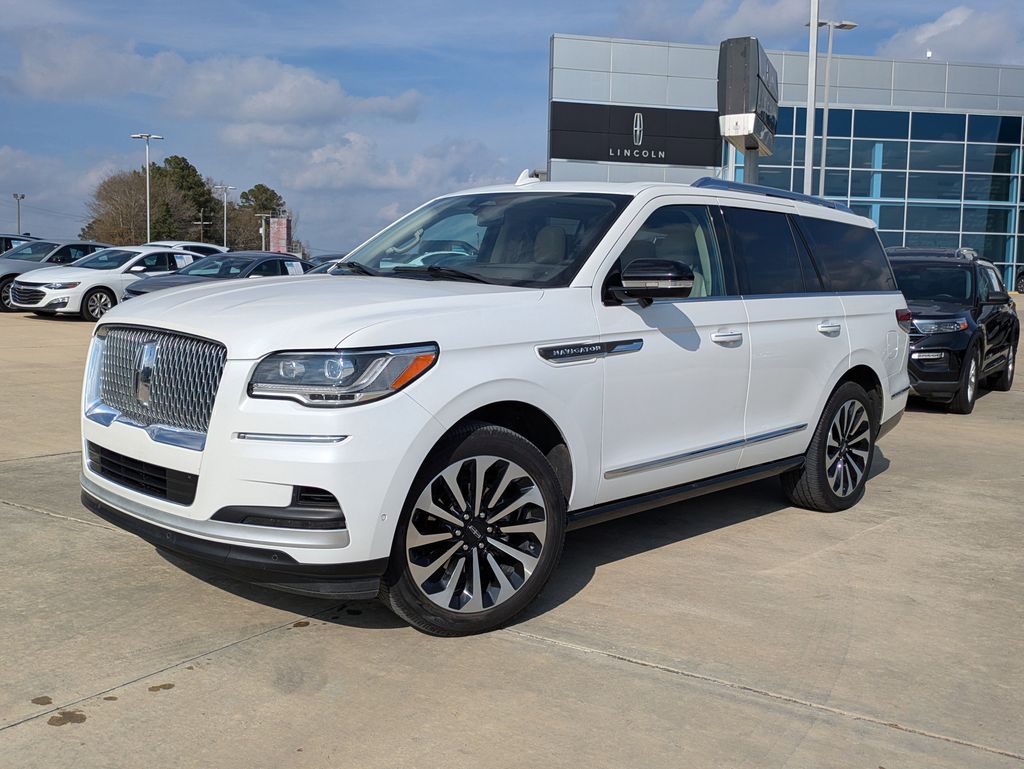 2022 Lincoln Navigator Reserve's photo