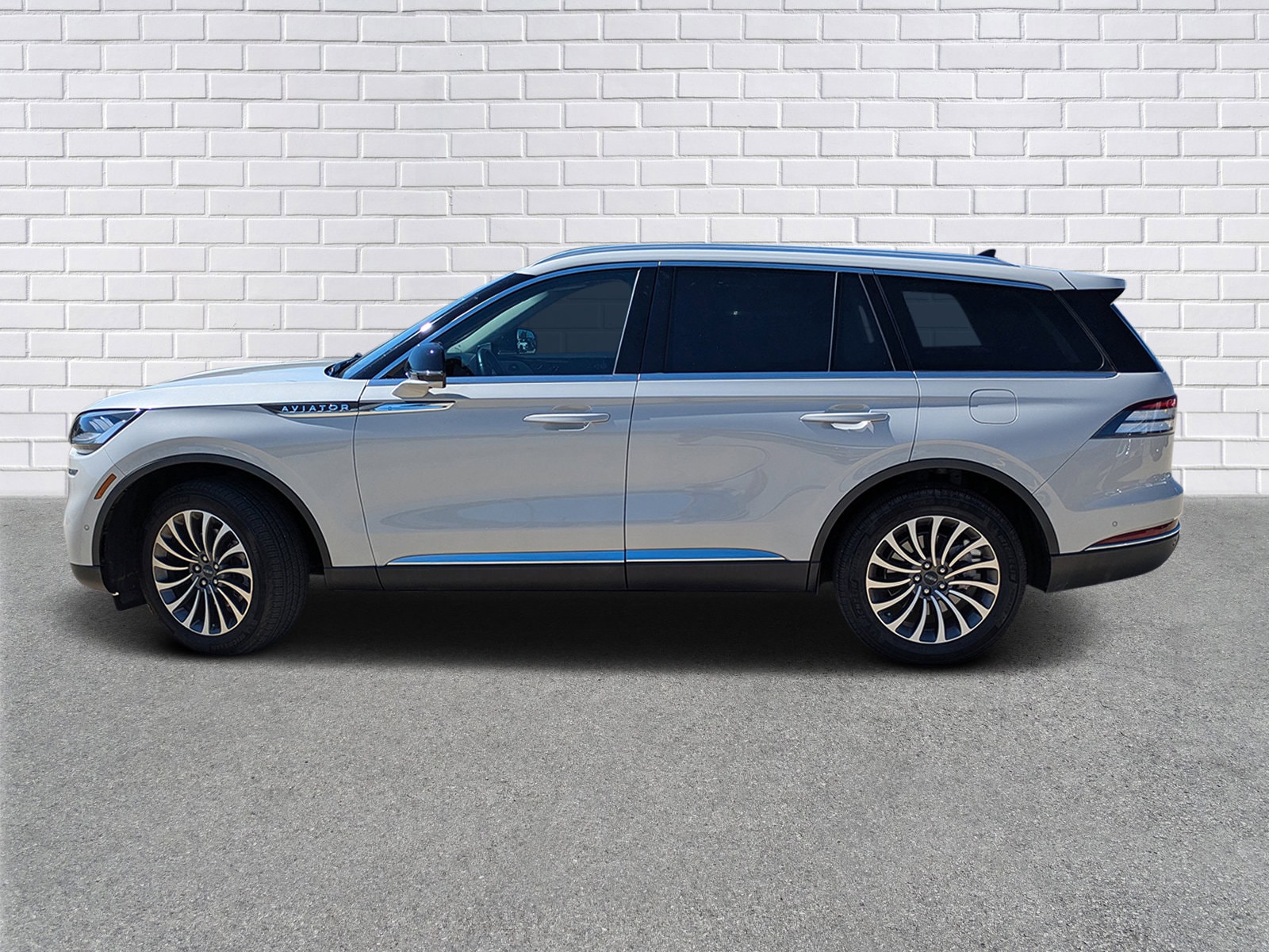 5LM5J7XC0PGL21610