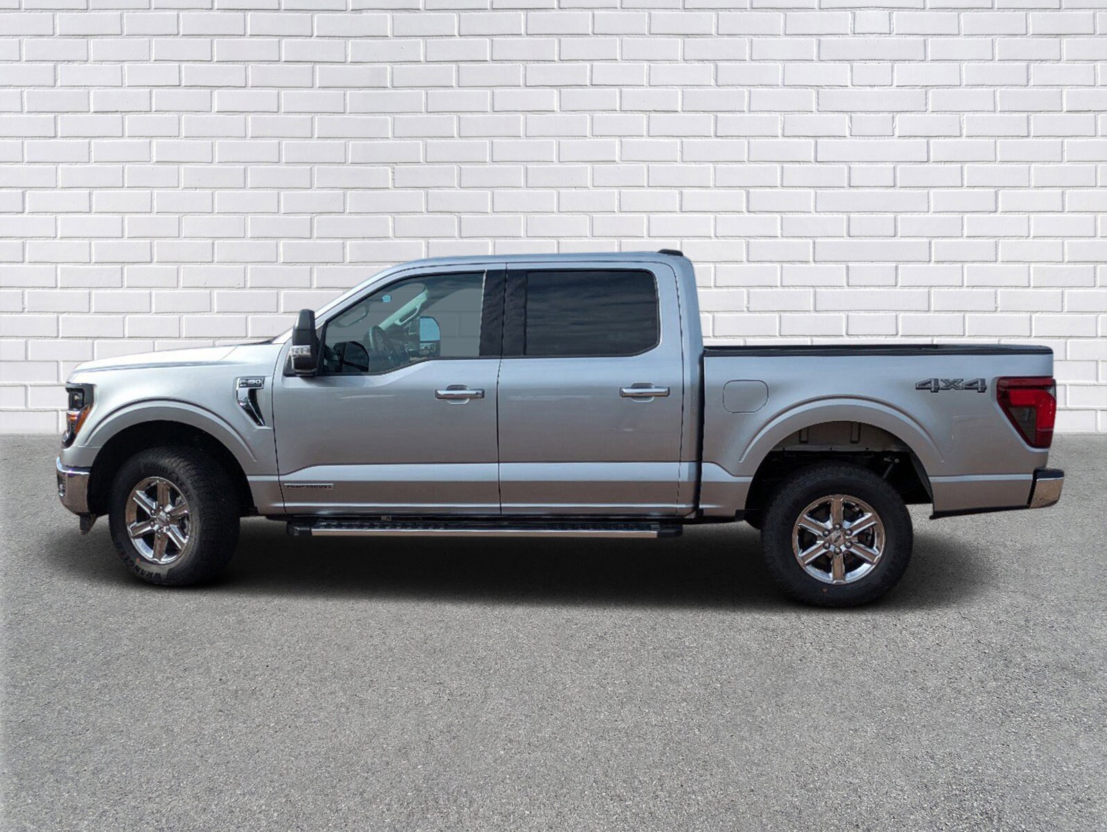 2025 Ford F-150 XLT photo 2