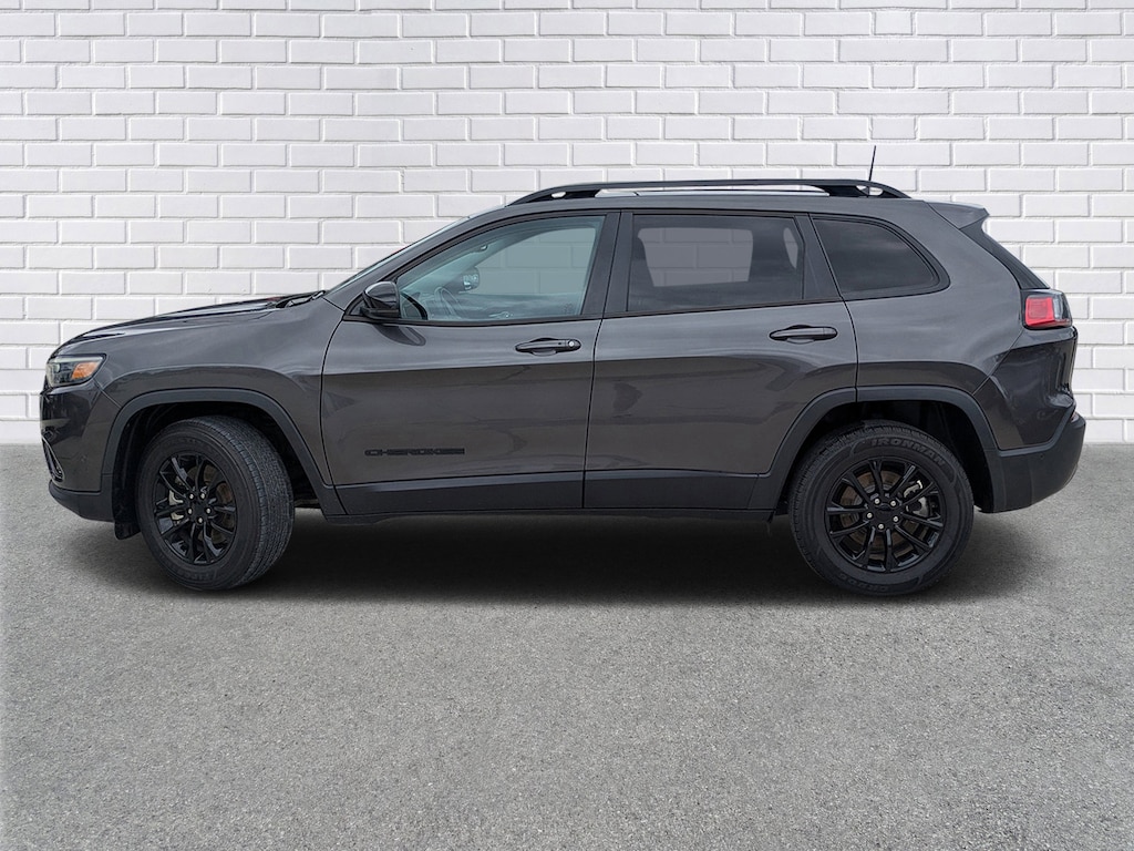 Used 2023 Jeep Cherokee Altitude Lux SUV