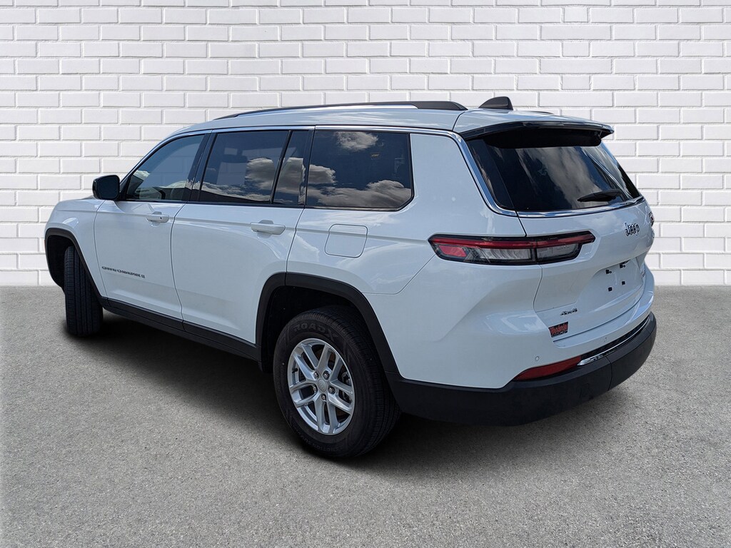 Used 2023 Jeep Grand Cherokee L Laredo SUV