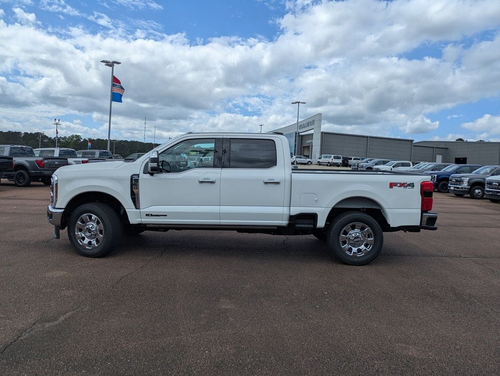 New 2026 Ford F-250 Lariat Truck Crew Cab
