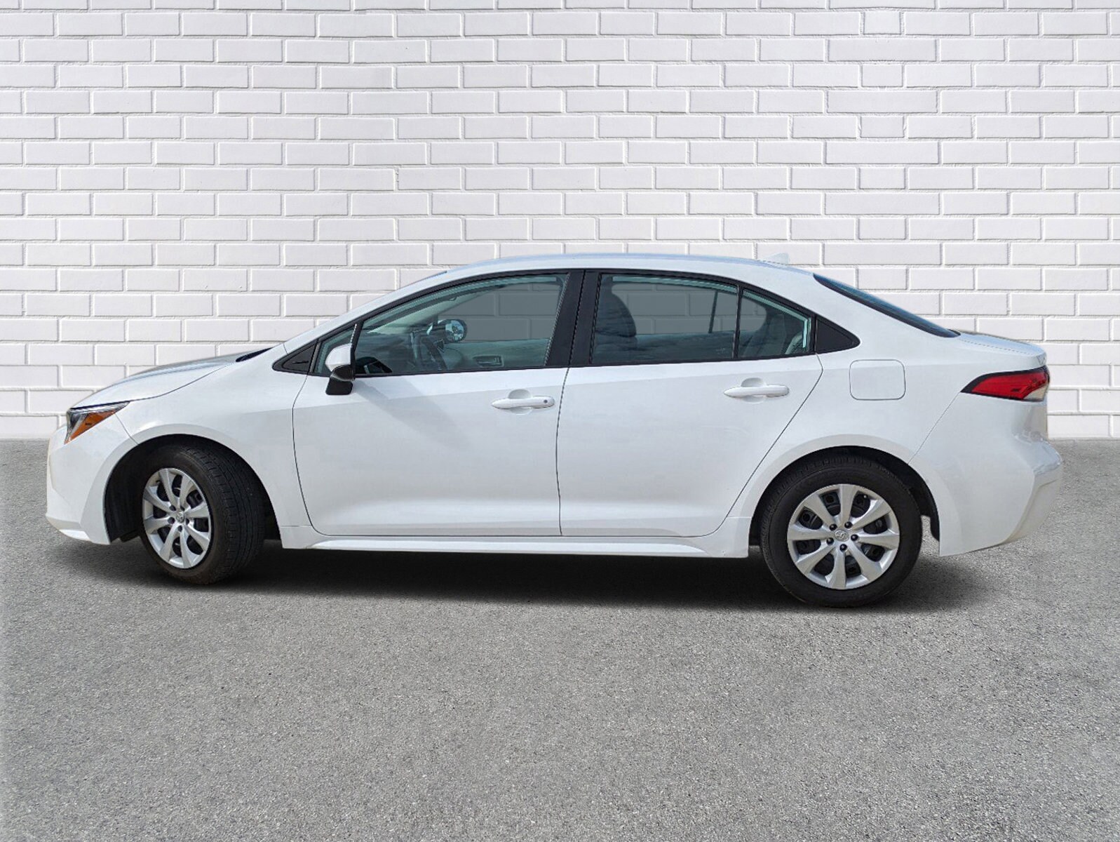 Used 2021 Toyota Corolla LE with VIN 5YFEPMAE4MP221762 for sale in Collins, MS