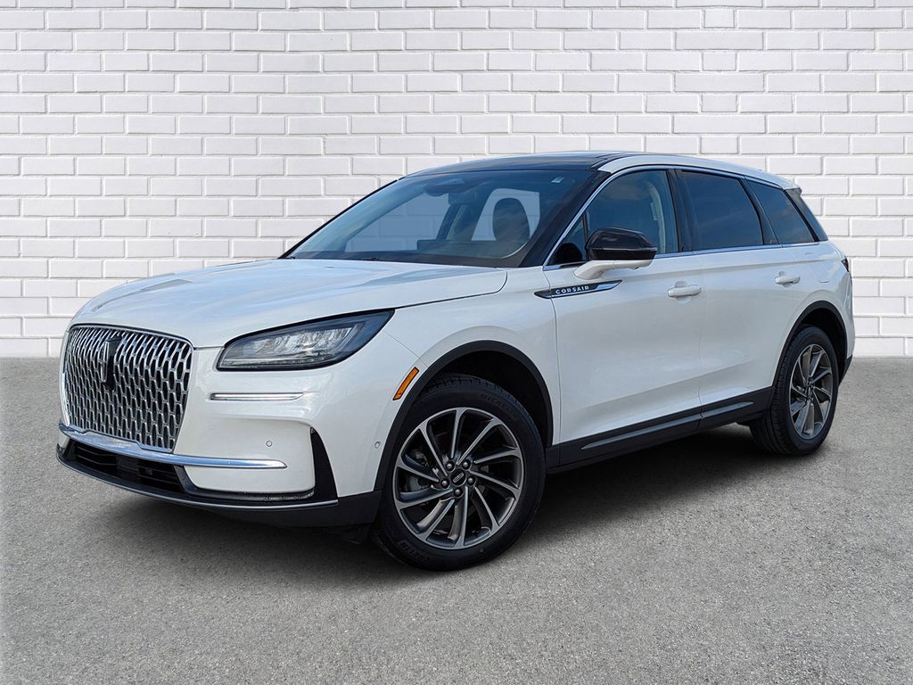 2023 Lincoln Corsair Base's photo