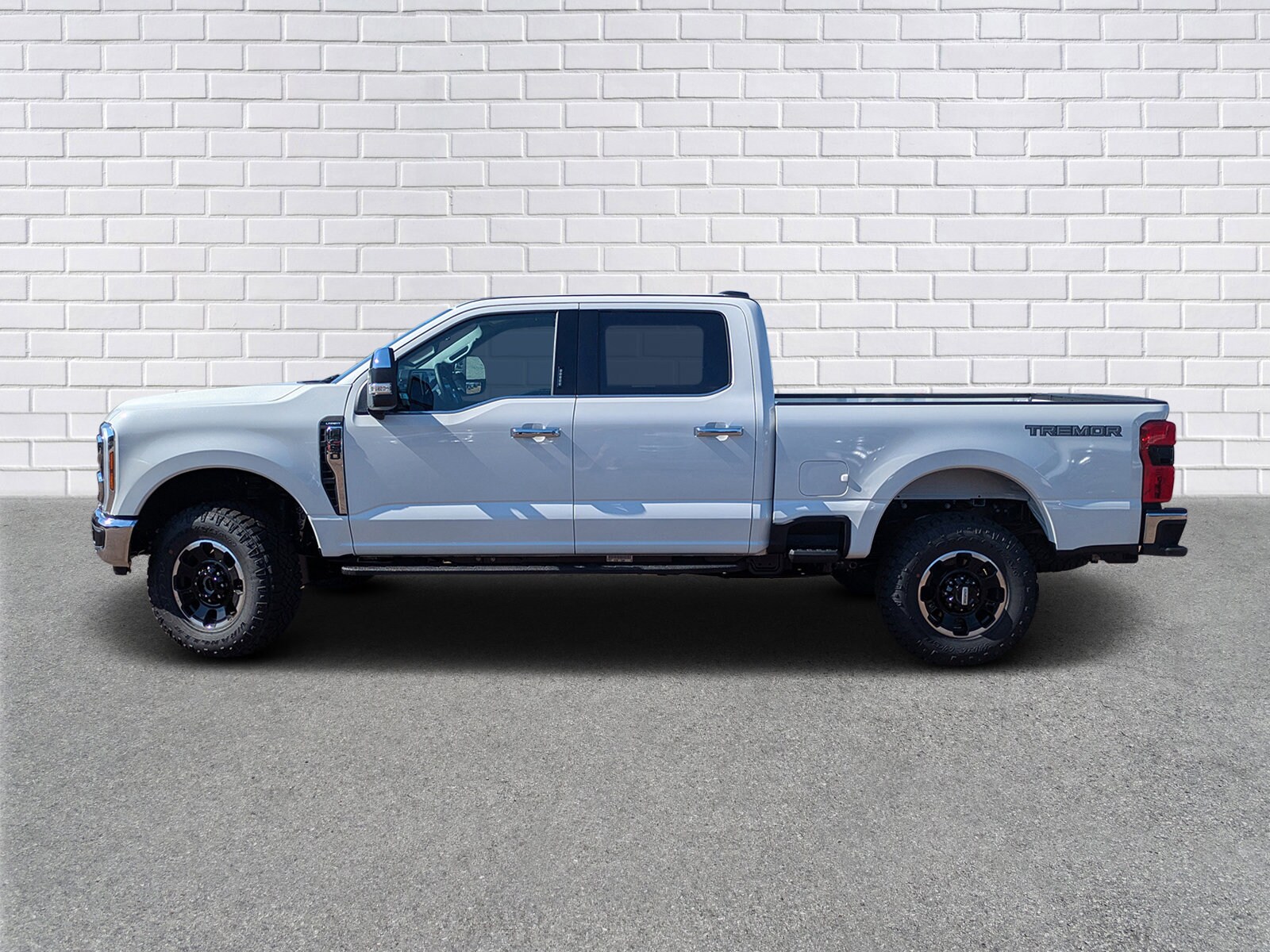 2026 Ford F-250 Lariat photo 2