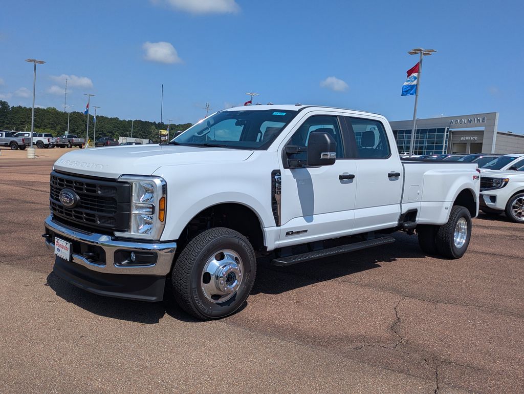 2026 Ford F-350 XL 4x4 Crew Cab 8' Box DRW's photo