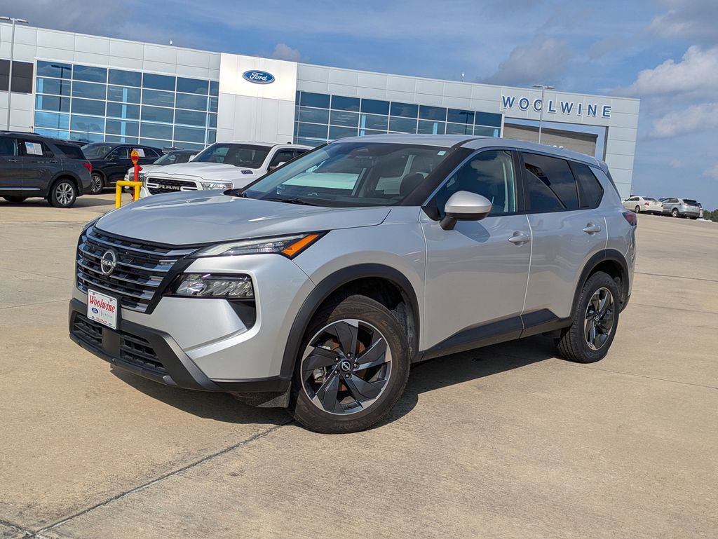 2025 Nissan Rogue SV's photo