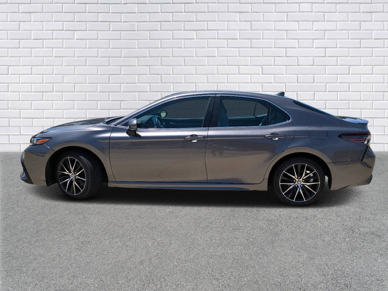 Used 2022 Toyota Camry SE with VIN 4T1G11AK3NU632360 for sale in Collins, MS