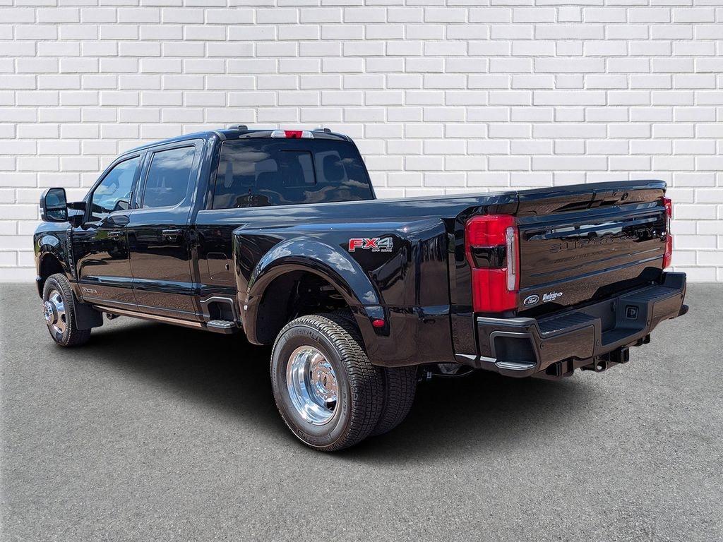New 2026 Ford F-350 Platinum Truck Crew Cab