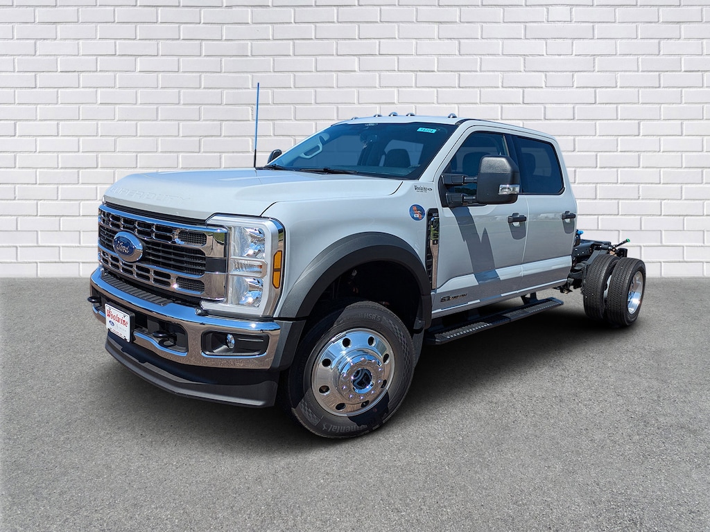 New 2026 Ford F-450 Chassis XLT Truck Crew Cab