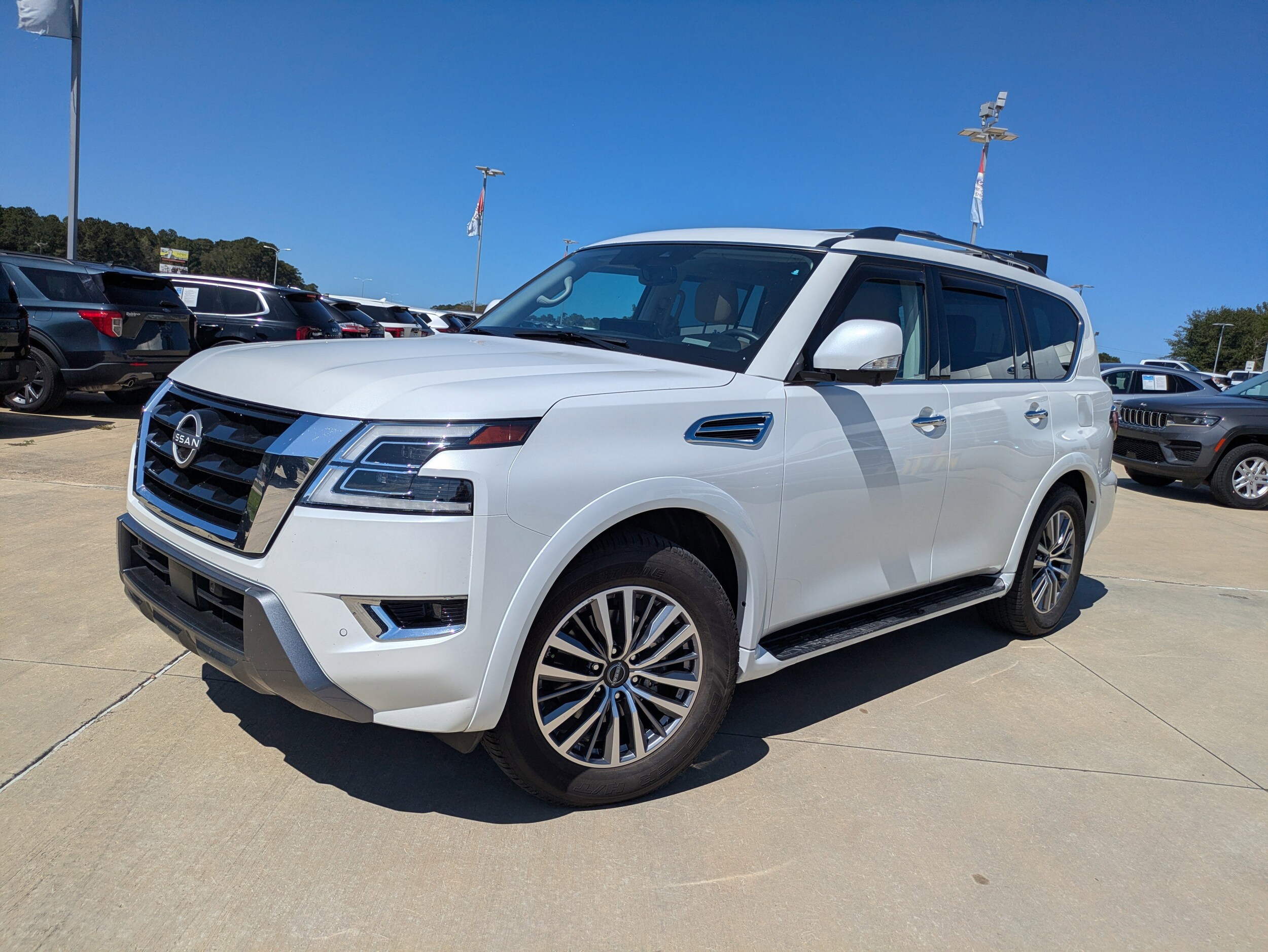 2023 Nissan Armada SL photo 4